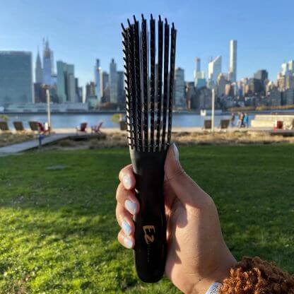 The_EZ_Detangler_Brush_Gallery_Img2